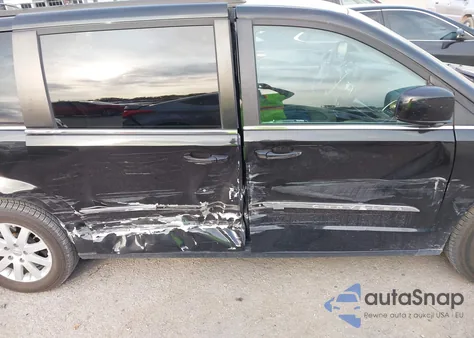 2016 Chrysler Town & Country Touring from USA, damaged, VIN 2C4RC1BG1GR290926